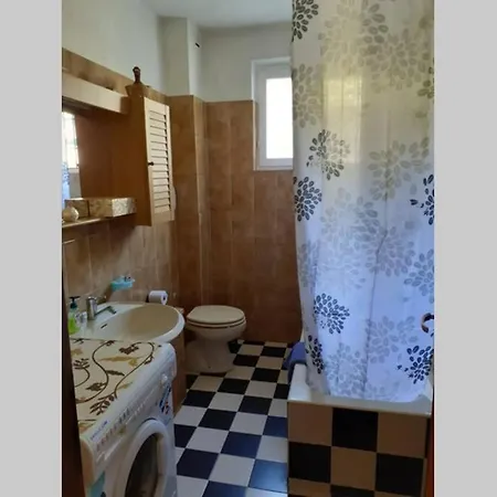 Lovely Little Flat At 5min Walking To The Holiday home Padenghe sul Garda